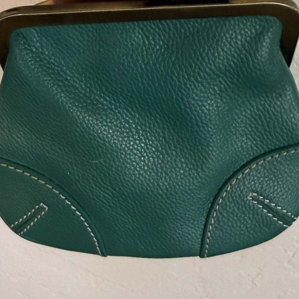 Tommy Bahama Turquoise Faux Leather Kisslock Crossbody Shoulder Bag SAMPLE NEW‎